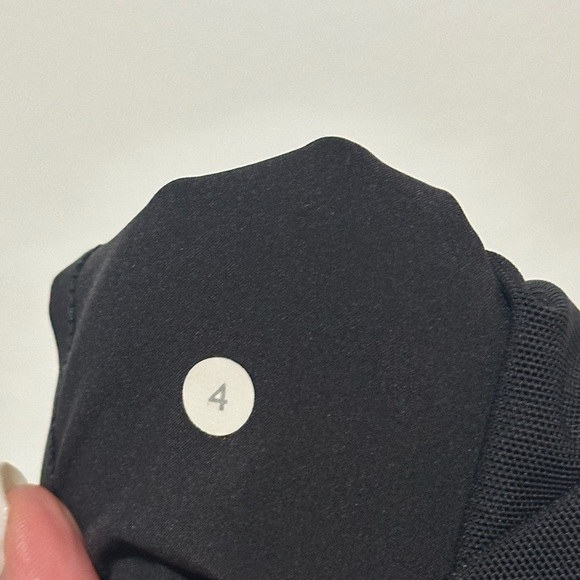 Lululemon Noir Jacket II 4 - Picture 7 of 7